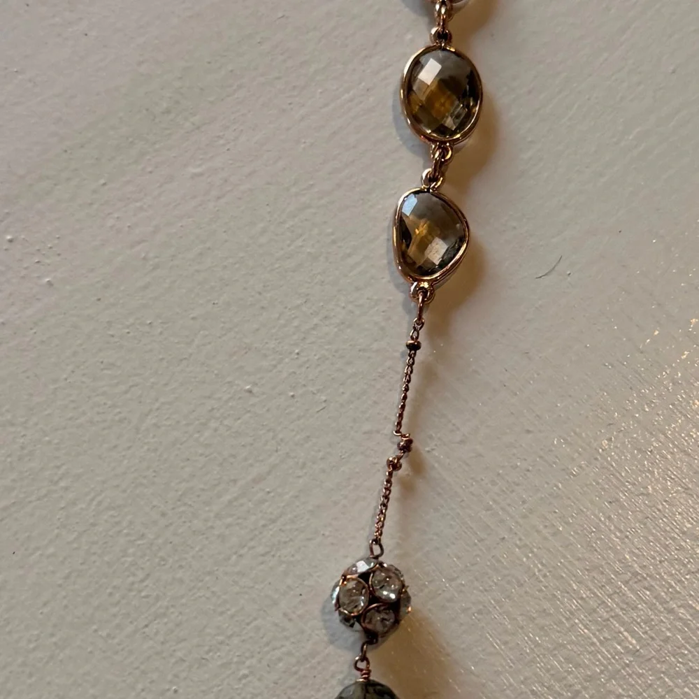 Elegant Rose Gold Beaded Women's Necklace - Picture 3 of 4